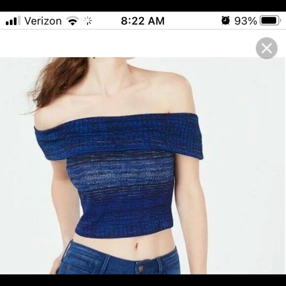 Guess off the shoulder crop top for sale! 💙🖤💙🖤